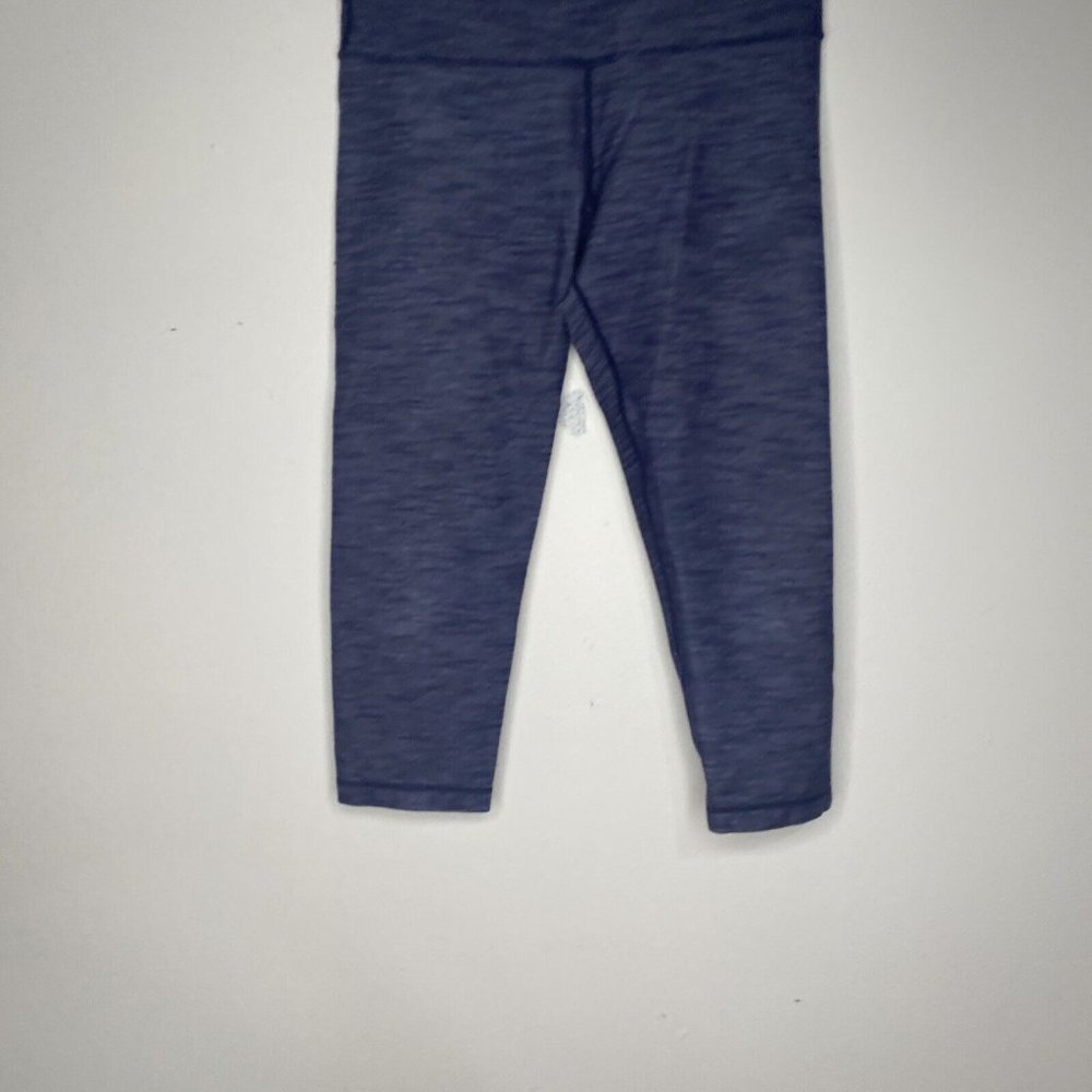 Lululemon woman’s Blue Yoga Workout Pants Leggings Capri Activewear Sz 6